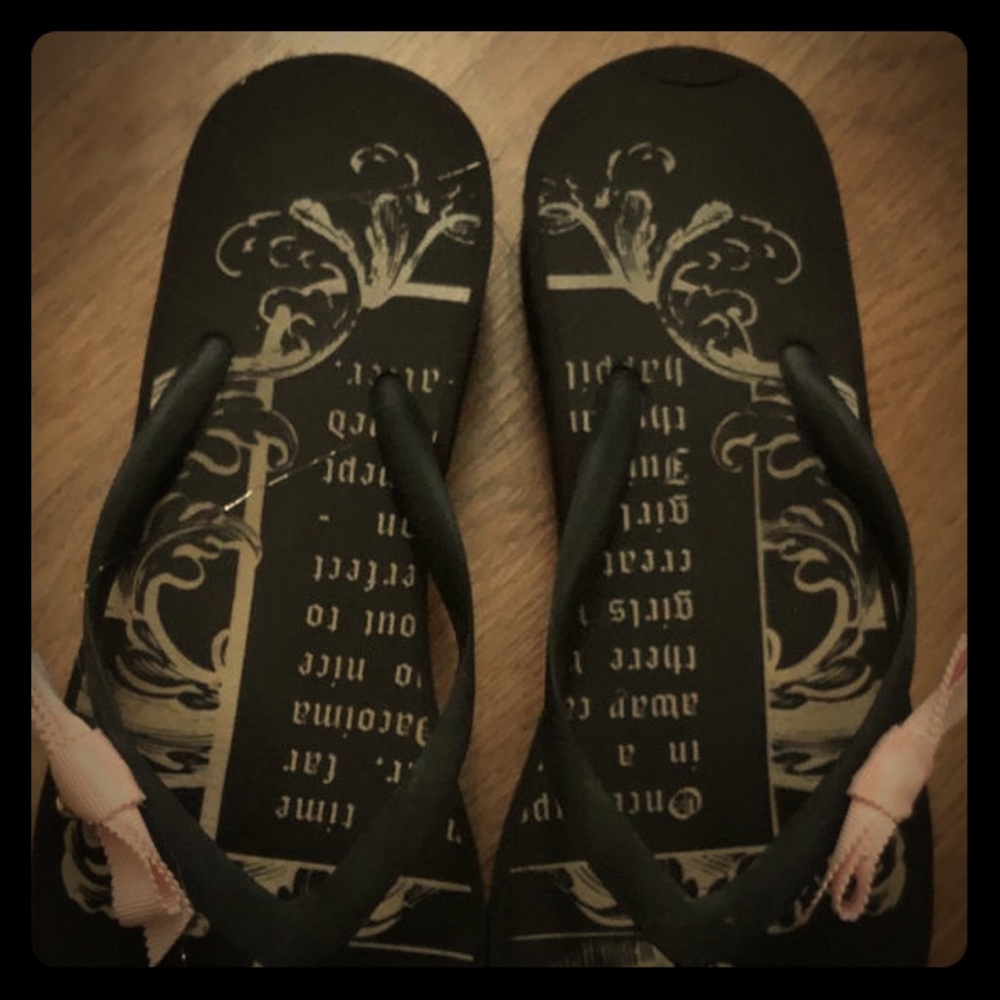 Juicy Couture Sandals
